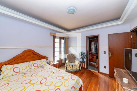 Casa à venda com 170m², 5 quartos e 4 vagas Casa à venda com 170m², 5 quartos e 4 vagasSuíte