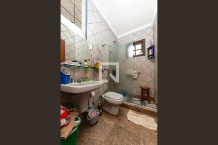 Casa à venda com 170m², 5 quartos e 4 vagas Casa à venda com 170m², 5 quartos e 4 vagasBanheiro Social 2