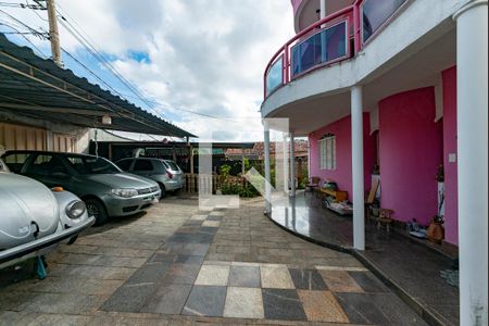 Casa à venda com 170m², 5 quartos e 4 vagas Casa à venda com 170m², 5 quartos e 4 vagasGaragem