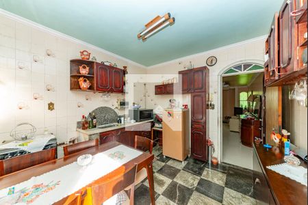 Casa à venda com 170m², 5 quartos e 4 vagas Casa à venda com 170m², 5 quartos e 4 vagasCozinha