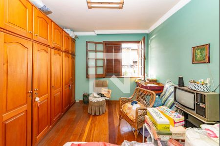 Casa à venda com 170m², 5 quartos e 4 vagas Casa à venda com 170m², 5 quartos e 4 vagasQuarto 5