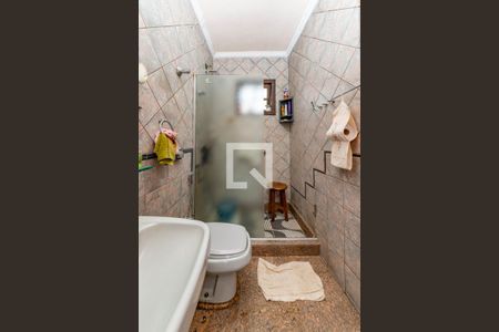 Casa à venda com 170m², 5 quartos e 4 vagas Casa à venda com 170m², 5 quartos e 4 vagasBanheiro Social 2