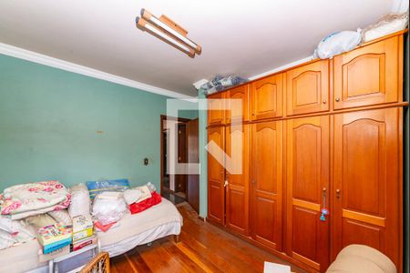 Casa à venda com 170m², 5 quartos e 4 vagas Casa à venda com 170m², 5 quartos e 4 vagasQuarto 5