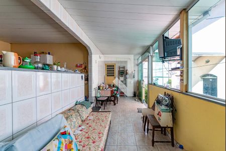 Casa à venda com 170m², 5 quartos e 4 vagas Casa à venda com 170m², 5 quartos e 4 vagasVaranda 2