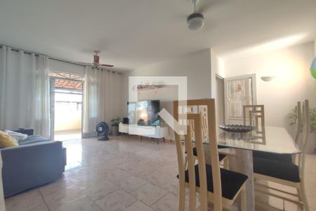 Sala de casa para alugar com 3 quartos, 140m² em Taquara, Rio de Janeiro