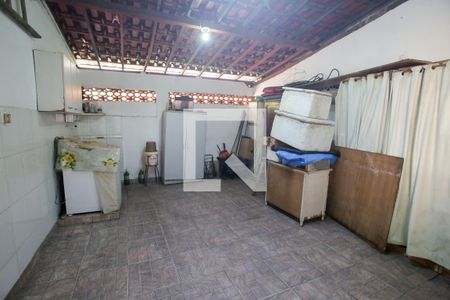 Casa à venda com 170m², 3 quartos e 2 vagasÁrea de Serviço