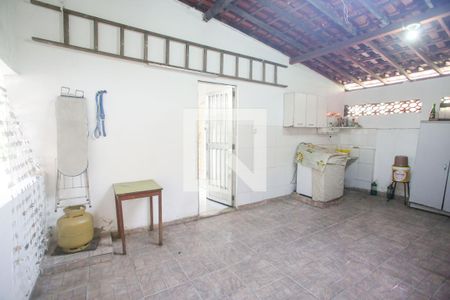 Casa à venda com 170m², 3 quartos e 2 vagasÁrea de Serviço