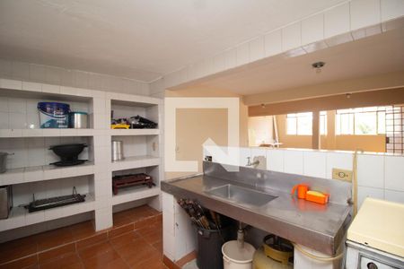 Casa à venda com 140m², 4 quartos e 3 vagasSalão - Cozinha