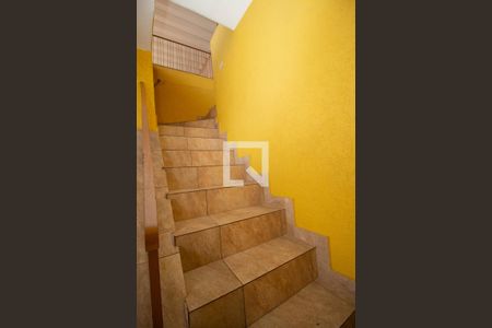 Casa à venda com 140m², 4 quartos e 3 vagasEscada