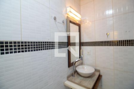 Casa à venda com 173m², 3 quartos e 3 vagasDependência de Serviço - Banheiro