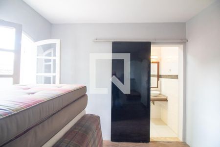 Casa à venda com 173m², 3 quartos e 3 vagasDependência de Serviço - Quarto