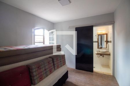 Casa à venda com 173m², 3 quartos e 3 vagasDependência de Serviço - Quarto