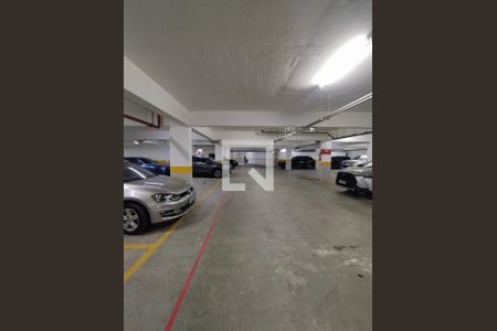 Apartamento à venda com 120m², 2 quartos e 2 vagasEstacionamento coberto