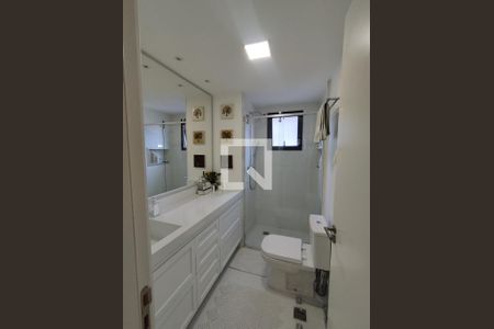 Apartamento à venda com 120m², 2 quartos e 2 vagasBanheiro da Suíte 1