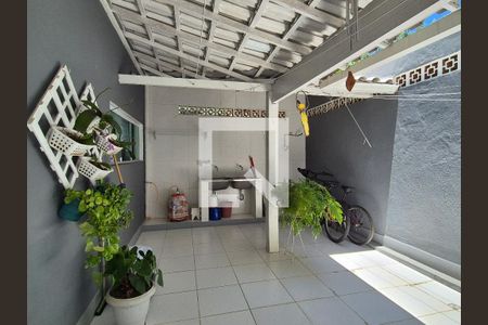 Casa de condomínio à venda com 140m², 4 quartos e 2 vagasárea de serviço