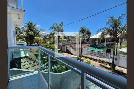 Casa de condomínio à venda com 140m², 4 quartos e 2 vagassacada da suite