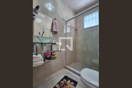 Casa de condomínio à venda com 140m², 4 quartos e 2 vagasBanheiro