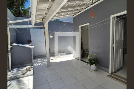 Casa de condomínio à venda com 140m², 4 quartos e 2 vagasárea de serviço