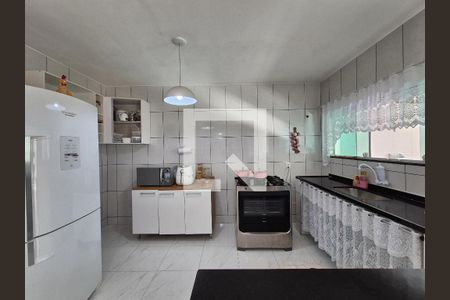 Casa de condomínio à venda com 140m², 4 quartos e 2 vagascozinha