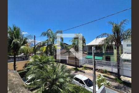 Casa de condomínio à venda com 140m², 4 quartos e 2 vagasVista