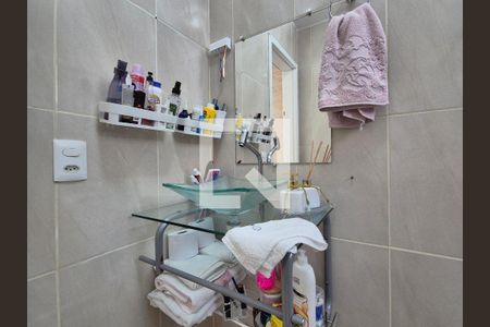 Casa de condomínio à venda com 140m², 4 quartos e 2 vagasBanheiro