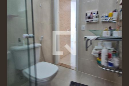 Casa de condomínio à venda com 140m², 4 quartos e 2 vagasBanheiro