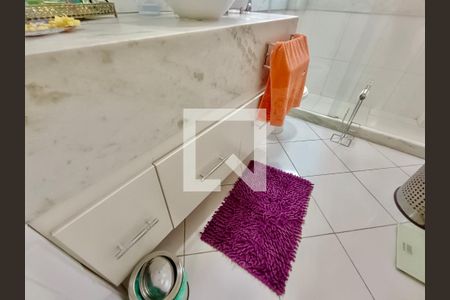 Apartamento à venda com 90m², 3 quartos e sem vagaBanheiro social