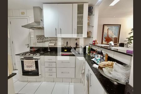Apartamento à venda com 90m², 3 quartos e sem vagaCozinha