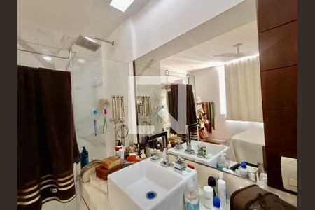 Apartamento à venda com 90m², 3 quartos e sem vagaBanheiro da Suíte