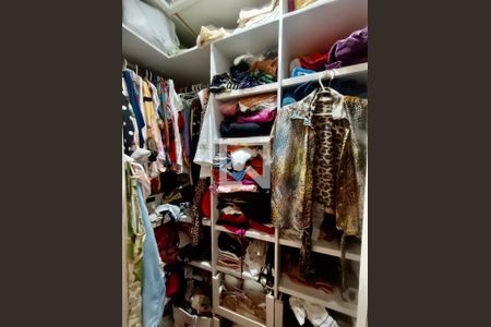 Apartamento à venda com 90m², 3 quartos e sem vagaCloset da suíte