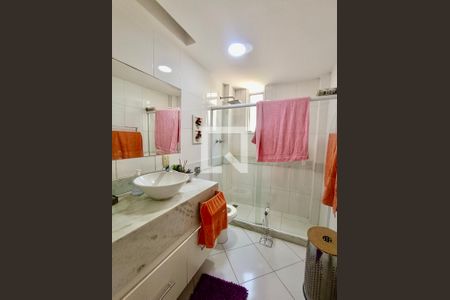 Apartamento à venda com 90m², 3 quartos e sem vagaBanheiro social