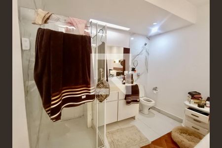 Apartamento à venda com 90m², 3 quartos e sem vagaBanheiro da Suíte