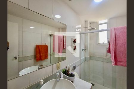 Apartamento à venda com 90m², 3 quartos e sem vagaBanheiro social