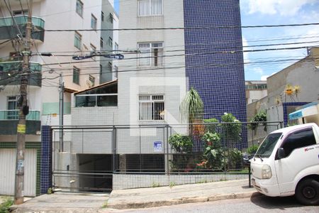 Apartamento à venda com 102m², 3 quartos e 1 vagaFachada