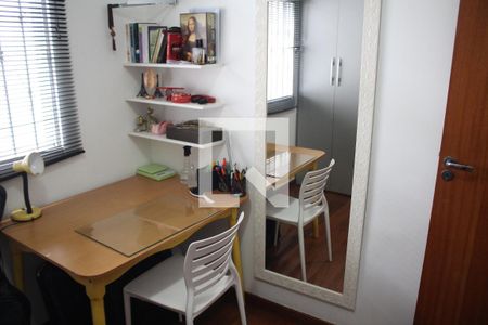 Apartamento à venda com 102m², 3 quartos e 1 vagaQuarto 2