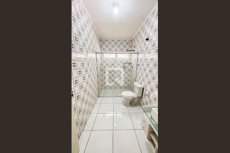 Casa à venda com 297m², 4 quartos e 4 vagas Casa à venda com 297m², 4 quartos e 4 vagasBanheiro