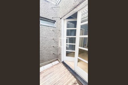 Casa à venda com 297m², 4 quartos e 4 vagas Casa à venda com 297m², 4 quartos e 4 vagasJardim de Inverno