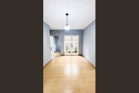 Casa à venda com 297m², 4 quartos e 4 vagas Casa à venda com 297m², 4 quartos e 4 vagasCorredor