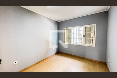 Casa à venda com 297m², 4 quartos e 4 vagas Casa à venda com 297m², 4 quartos e 4 vagasQuarto 1