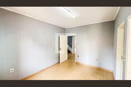 Casa à venda com 297m², 4 quartos e 4 vagas Casa à venda com 297m², 4 quartos e 4 vagasSuite