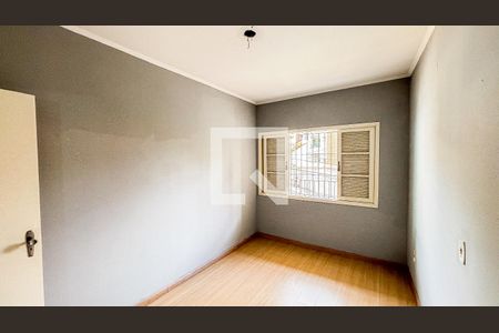 Casa à venda com 297m², 4 quartos e 4 vagas Casa à venda com 297m², 4 quartos e 4 vagasQuarto 2