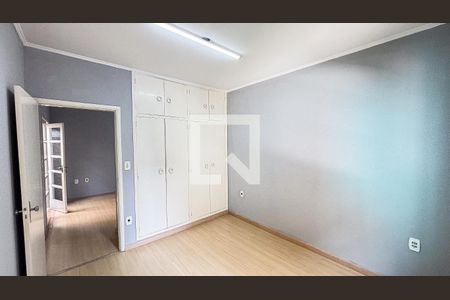 Casa à venda com 297m², 4 quartos e 4 vagas Casa à venda com 297m², 4 quartos e 4 vagasQuarto 3