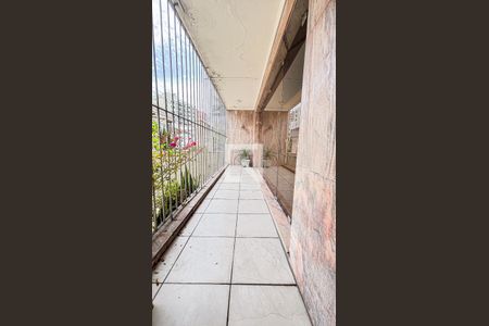 Casa à venda com 297m², 4 quartos e 4 vagas Casa à venda com 297m², 4 quartos e 4 vagasVaranda Sala