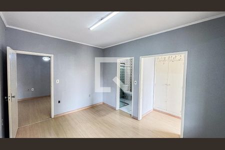 Casa à venda com 297m², 4 quartos e 4 vagas Casa à venda com 297m², 4 quartos e 4 vagasSuite