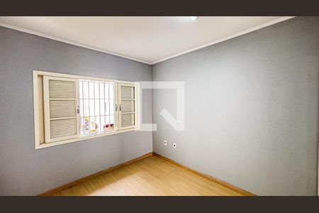 Casa à venda com 297m², 4 quartos e 4 vagas Casa à venda com 297m², 4 quartos e 4 vagasQuarto 1