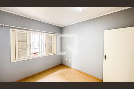 Casa à venda com 297m², 4 quartos e 4 vagas Casa à venda com 297m², 4 quartos e 4 vagasQuarto 3