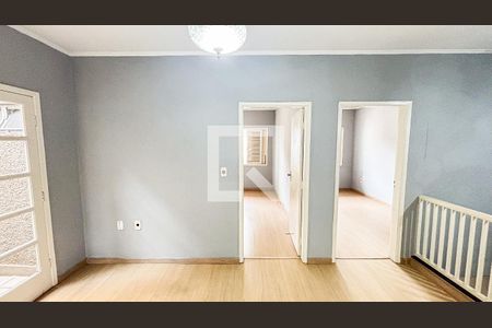 Casa à venda com 297m², 4 quartos e 4 vagas Casa à venda com 297m², 4 quartos e 4 vagasCorredor