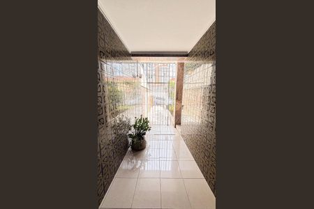 Casa à venda com 297m², 4 quartos e 4 vagas Casa à venda com 297m², 4 quartos e 4 vagasEntrada