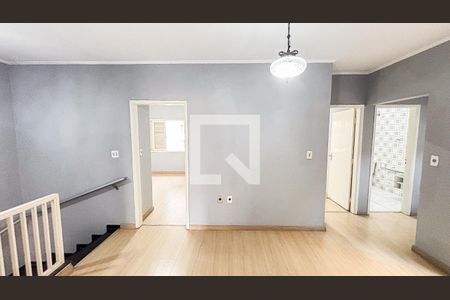 Casa à venda com 297m², 4 quartos e 4 vagas Casa à venda com 297m², 4 quartos e 4 vagasCorredor