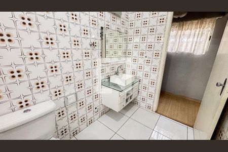 Casa à venda com 297m², 4 quartos e 4 vagas Casa à venda com 297m², 4 quartos e 4 vagasBanheiro